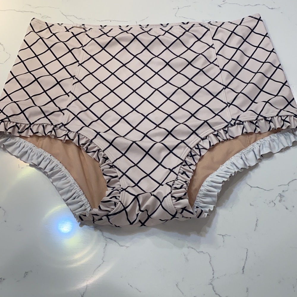 Kortni Jeane EUC size large!